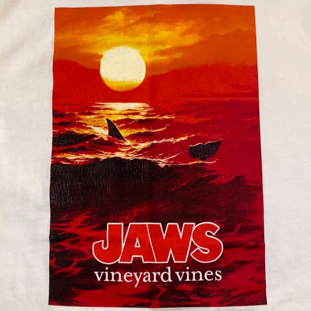 Vineyard Vines mens Jaws limited edition T-shirt